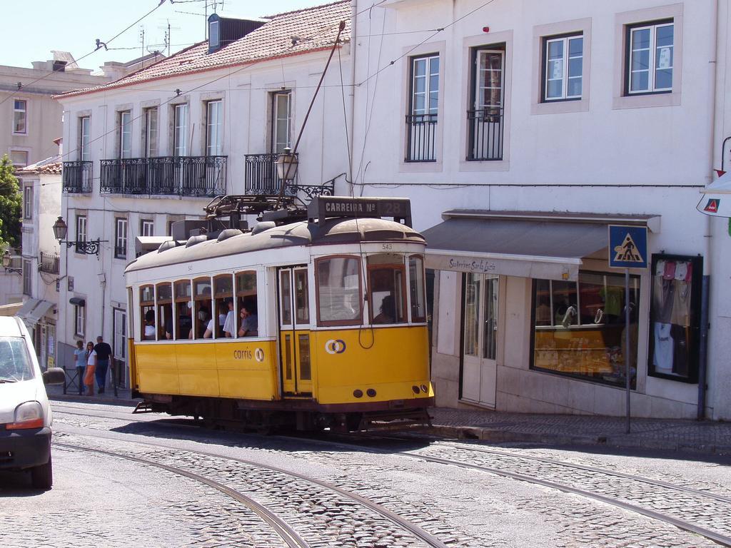 Fado Bed & Breakfast - Santos Lisbon Exterior photo